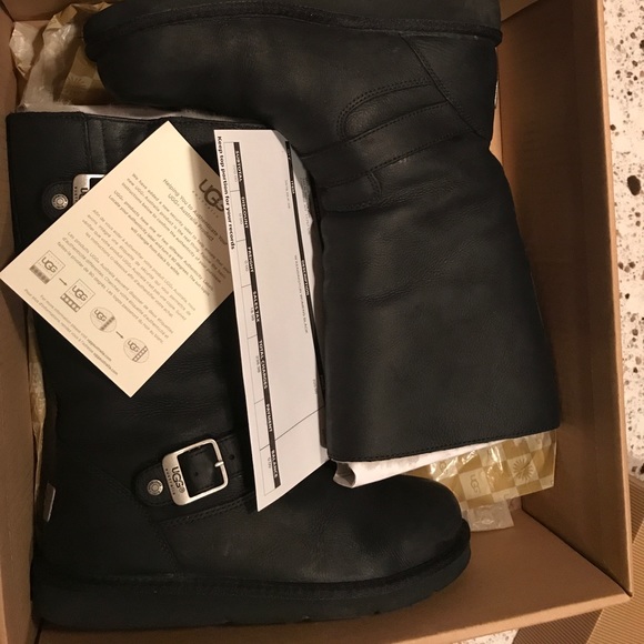 Black leather Ugg boots - Picture 6 of 6