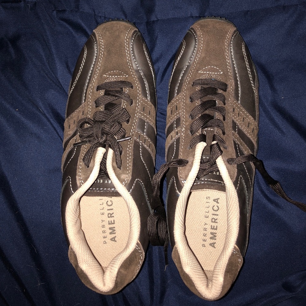 Never Worn Mens Perry Ellis Shoes