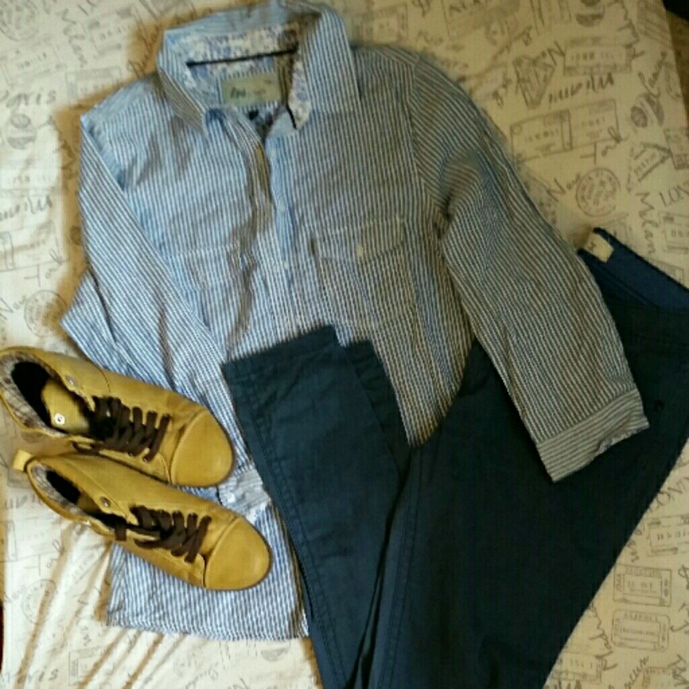 Stripped blue shirt and blue jeggings