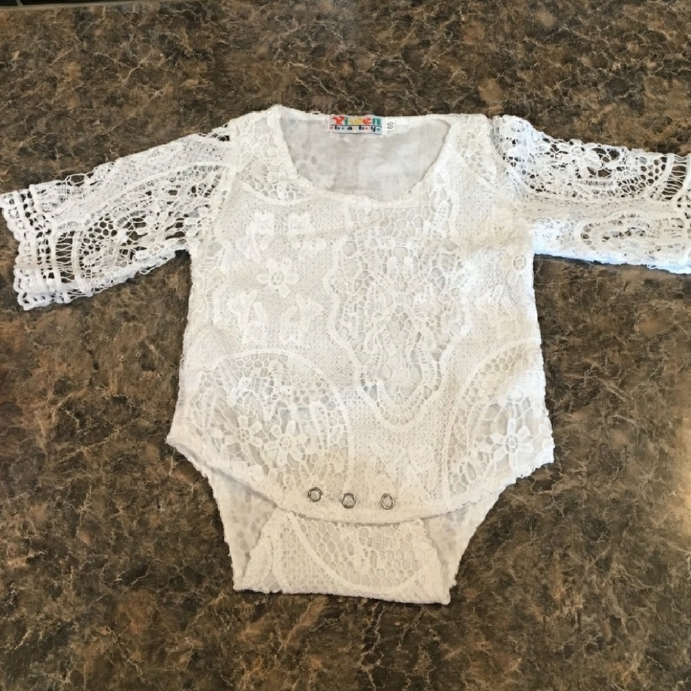 Baby girl lace white romper