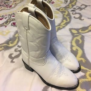 White cowgirl boots size 13.5