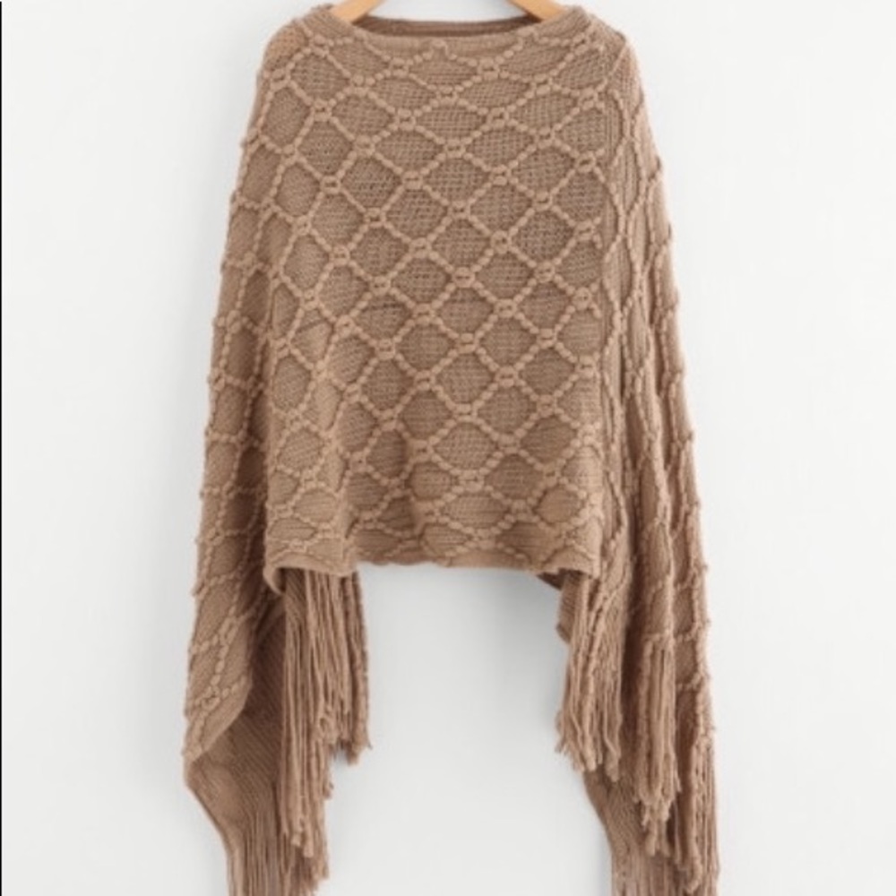 🎈Fringe Hem Poncho Sweater 🎈