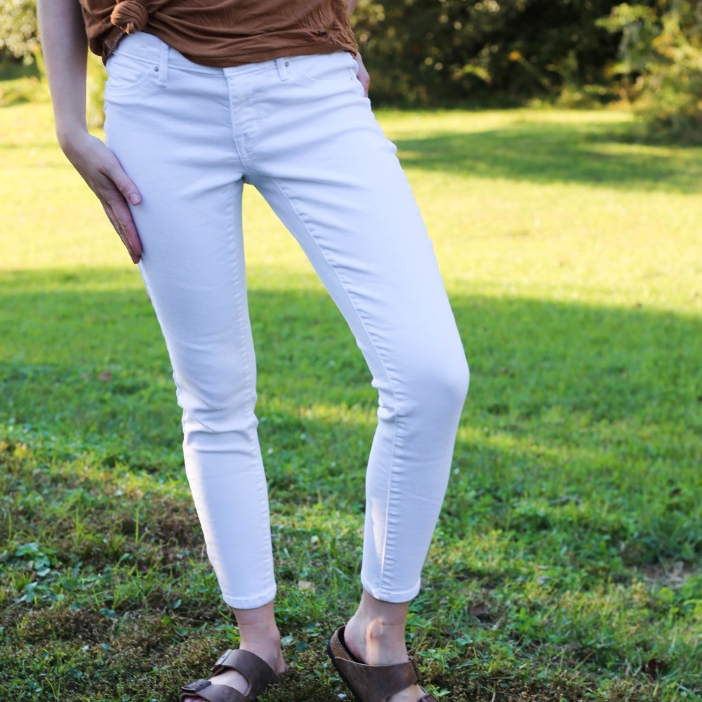 Mid-Rise Jegging Skinny Jeans