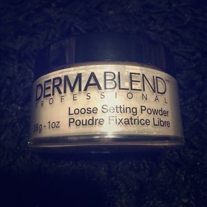 Dermablend Loose Setting Powder. Shade: Cool Beige