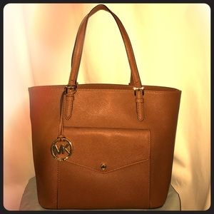 Michael Kors Jet Set Top Zip Snap Pocket Tote
