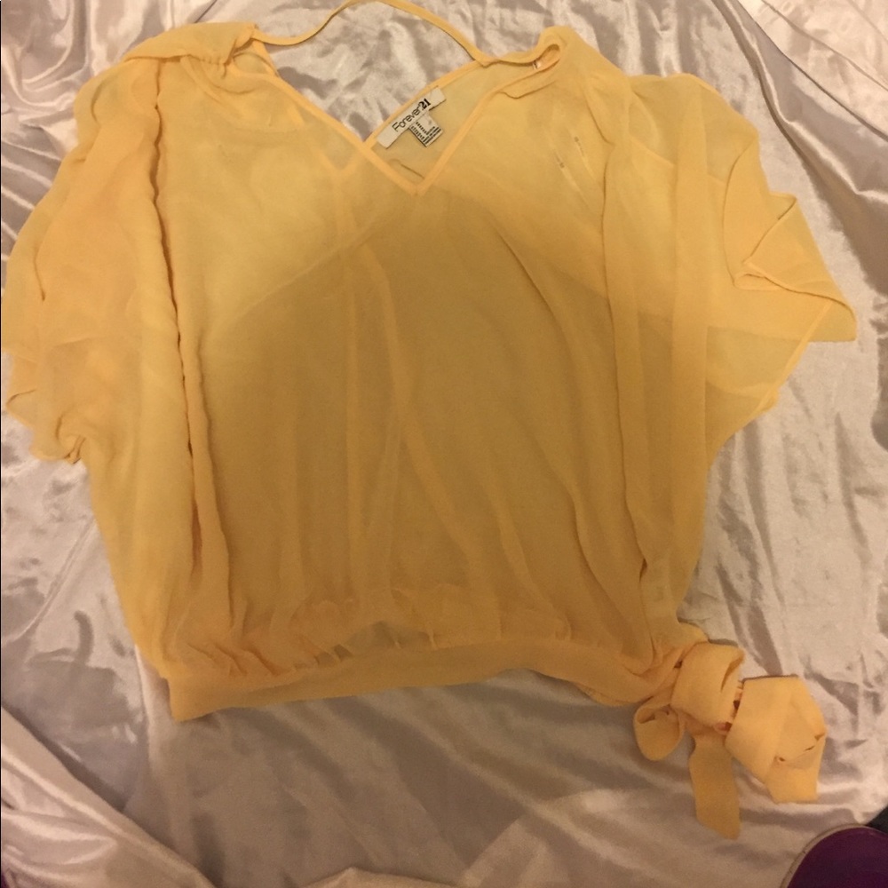 Loose yellow top
