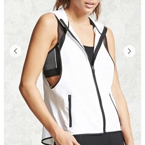 Active Mesh Hooded Vest