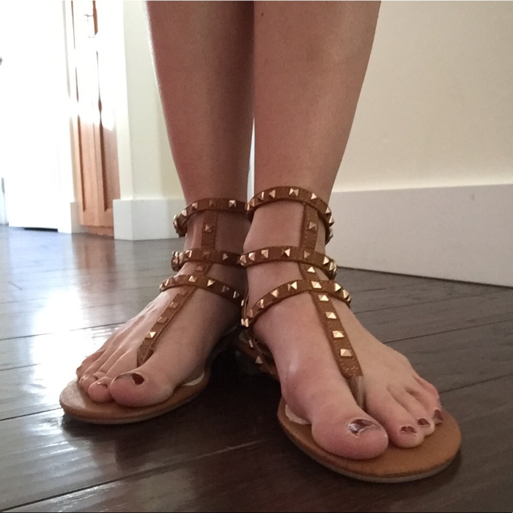 🔸Studded brown sandals🔸