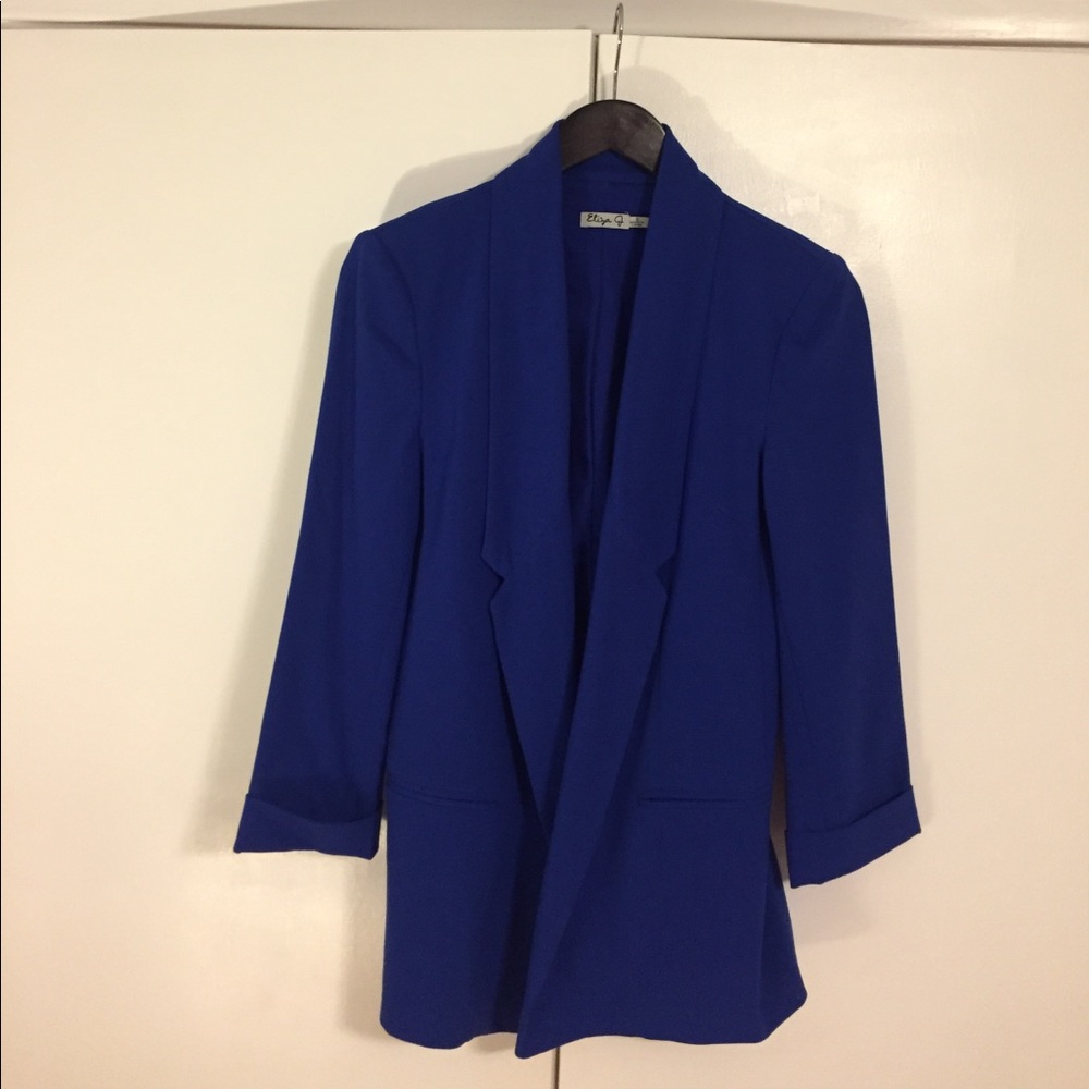 Fun blue blazer!