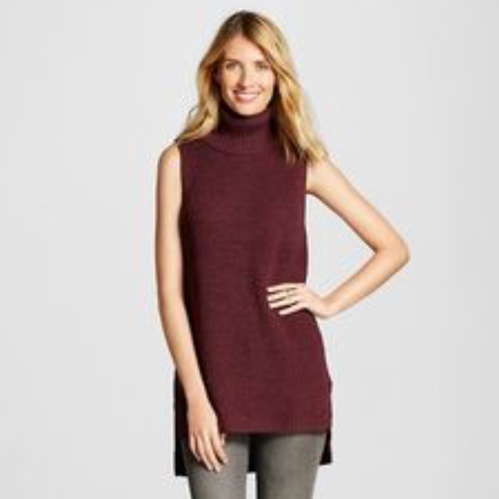 Sleeveless TurtleneckSweater