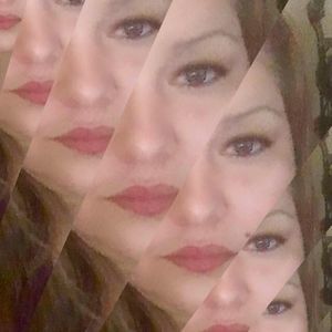 Meet your Posher, Yolanda
