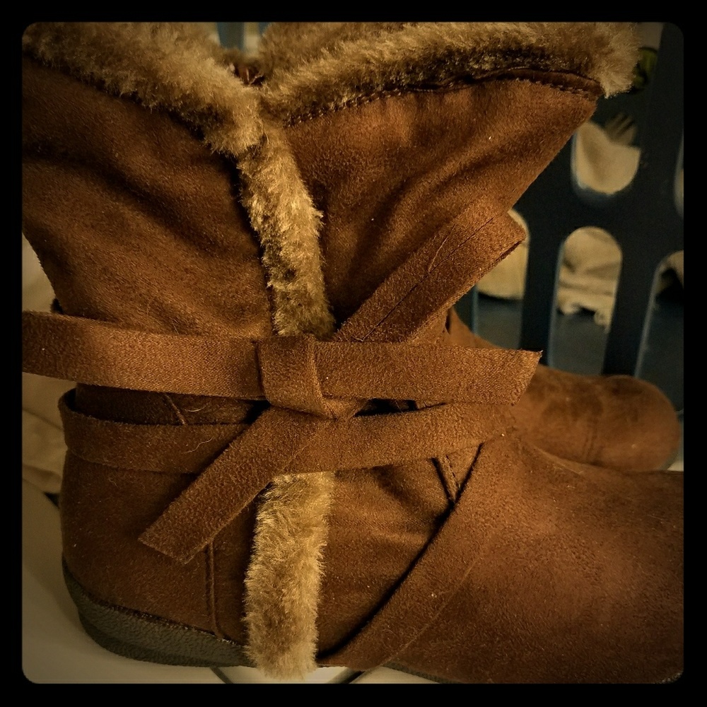 Brown Winter Booties with Bow