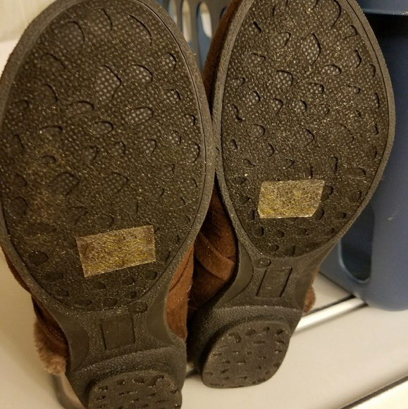 Brown Winter Booties with Bow - Picture 3 of 4