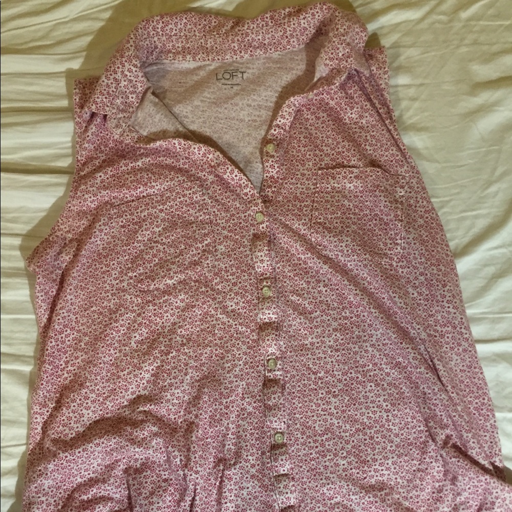Ann Taylor LOFT sleeveless button down