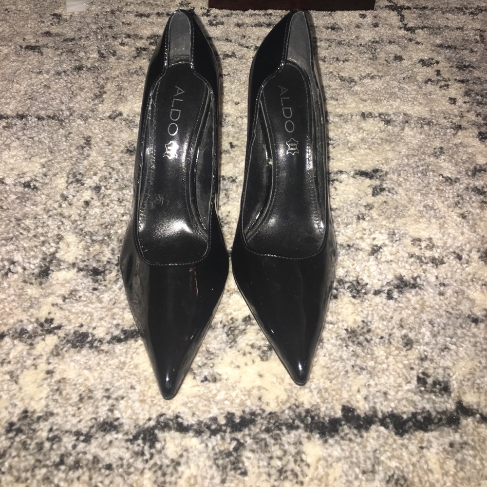 NEVER worn Aldo pumps!