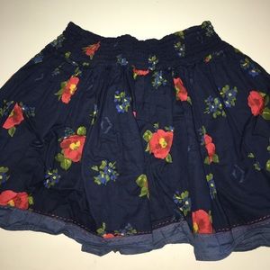Hollister mini flowly skirt