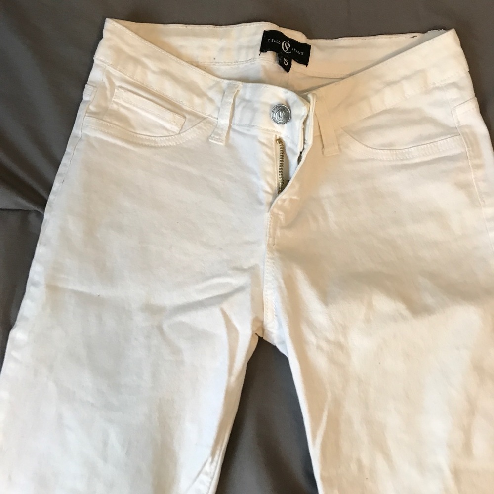White skinny jeans