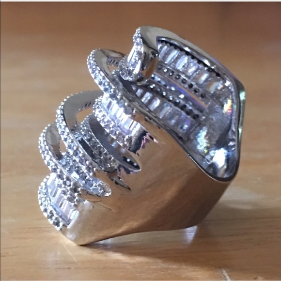 5⭐️RATED MAJOR BLING - Picture 5 of 8