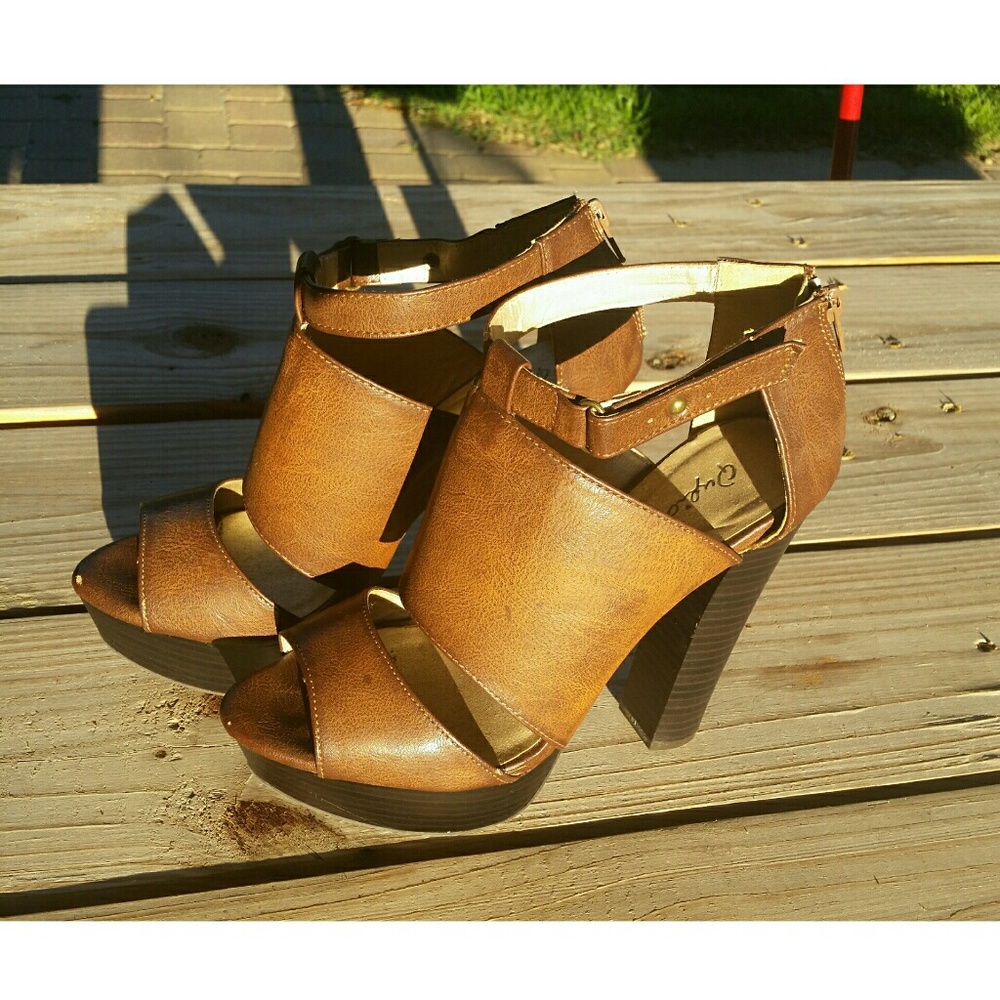 Qupid Brown chunky Heels