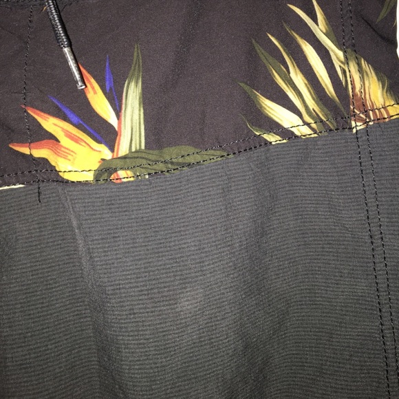 Billabong swum trunks - Picture 2 of 4