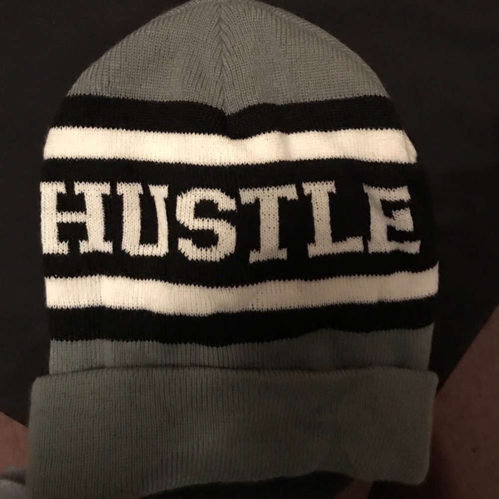 Hustle beanie