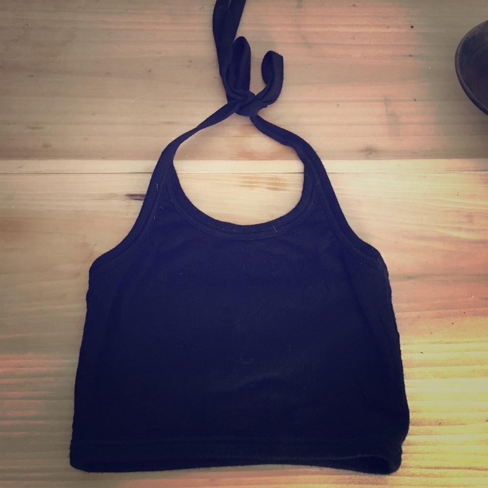 Aritziia // Wilfred Free Black Cropped Halter