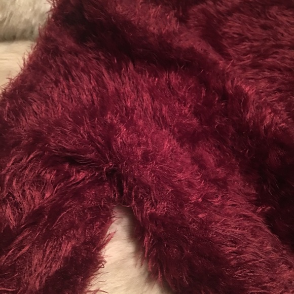 Rich Burgundy Faux Fur Cardigan w/Pockets - Picture 4 of 4