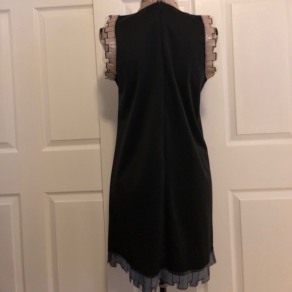 Beautiful Dress - Picture 3 of 4