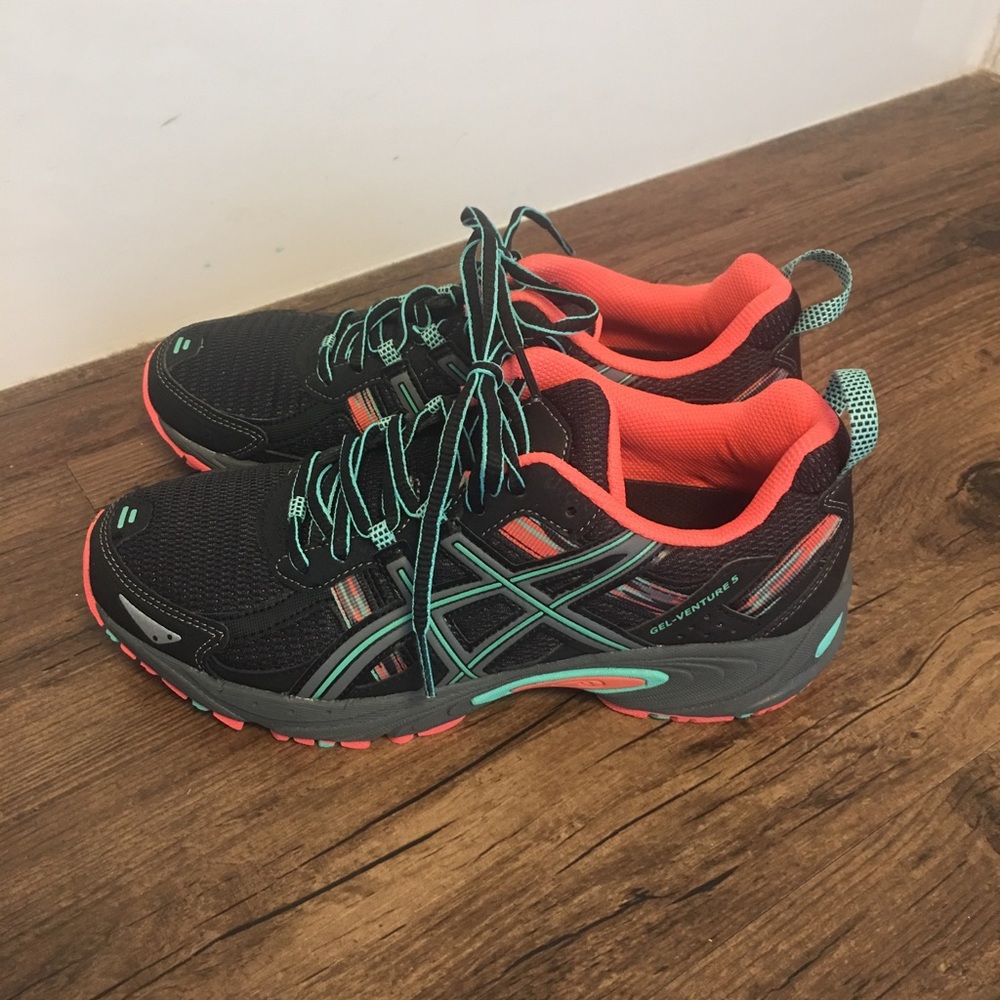 ASICS tennis shoes