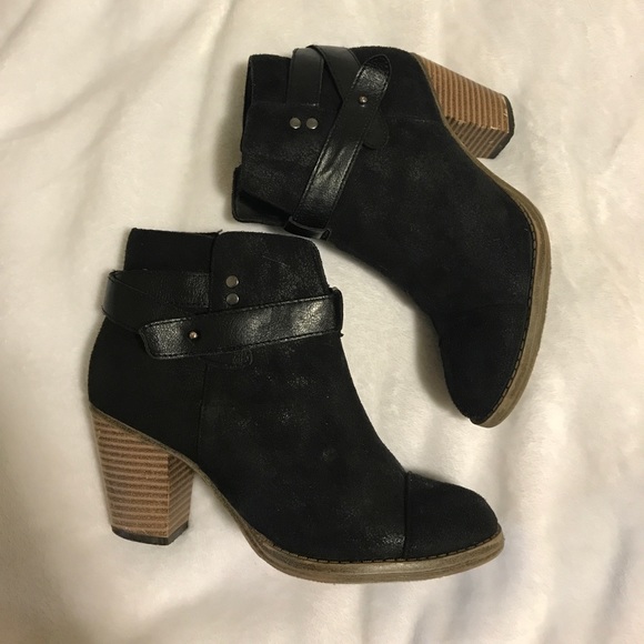 Black booties - Picture 1 of 3