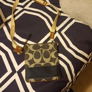 🌎 Coach crossbody