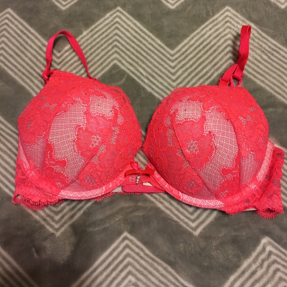 Victoria Secret Bombshell Bra!