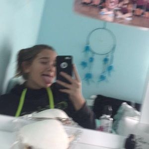 Meet your Posher, Alyssa