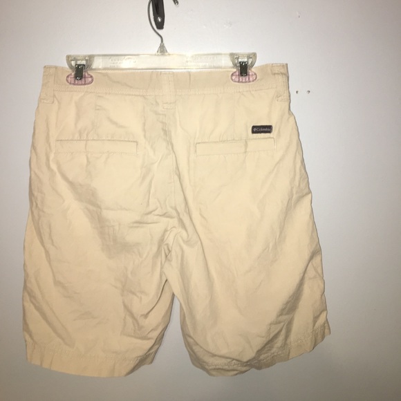Columbia khaki shorts - Picture 2 of 3