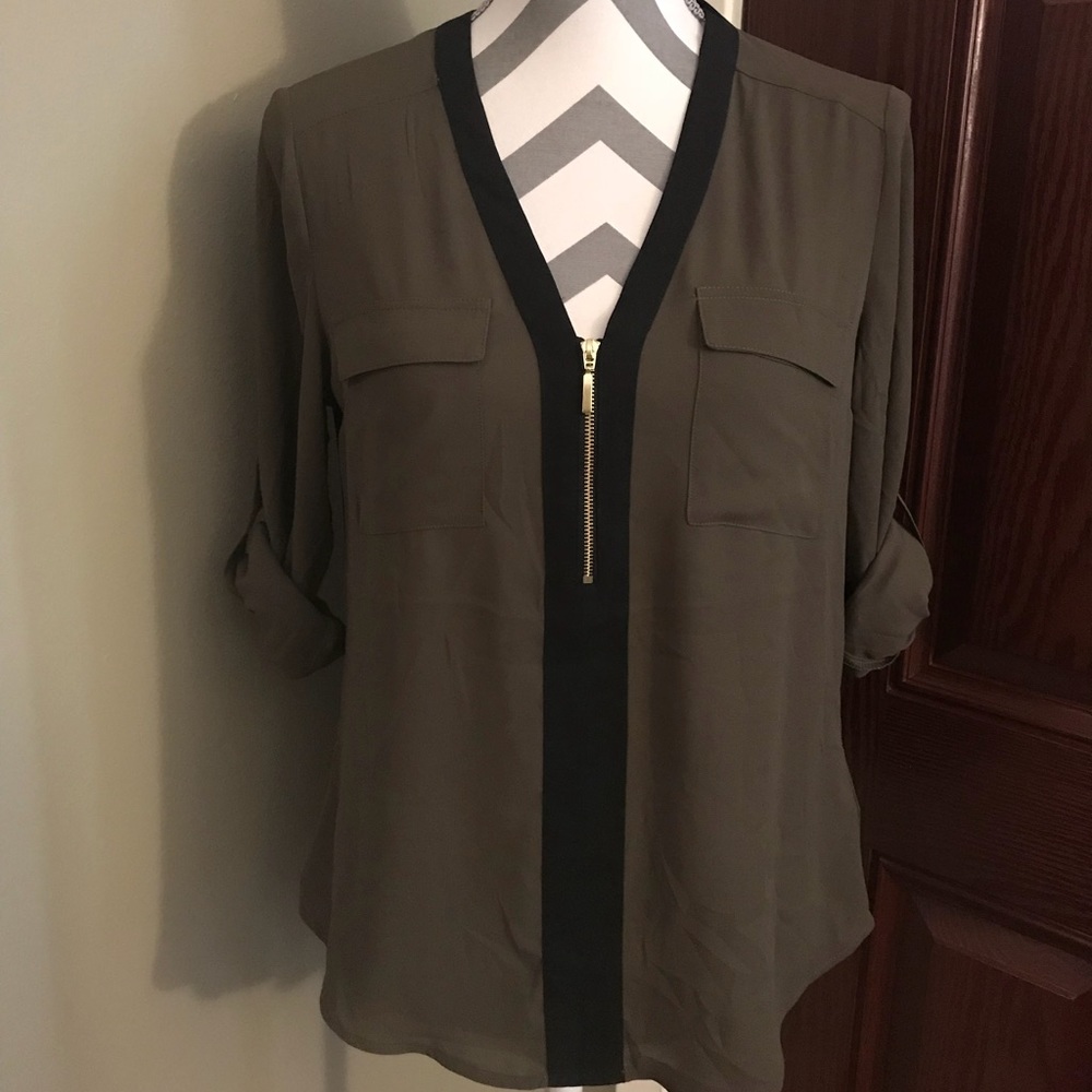 Button up blouse with gold zipper