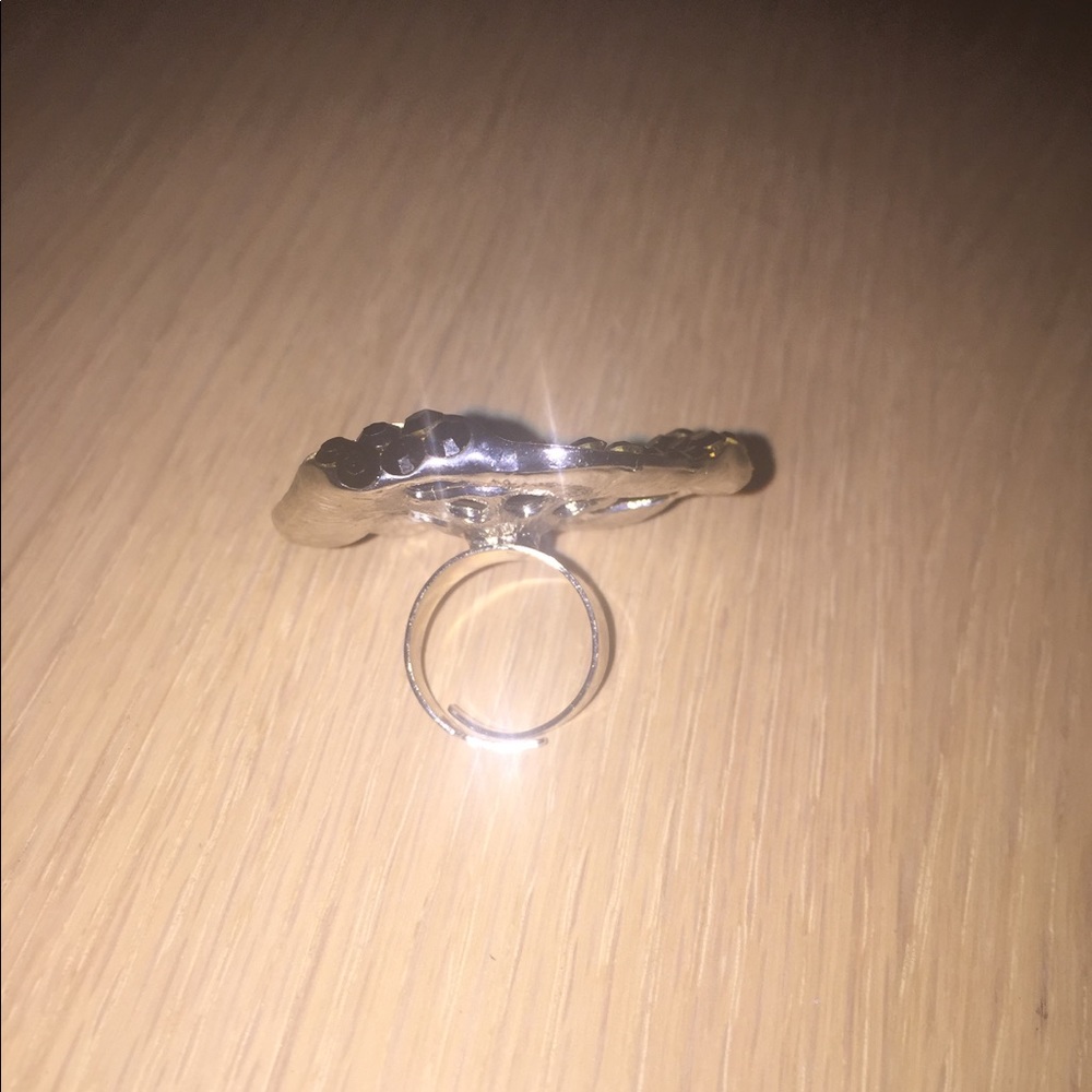 Silver ring - Picture 2 of 3