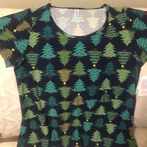 NWT Lularoe Christmas Classic Tee