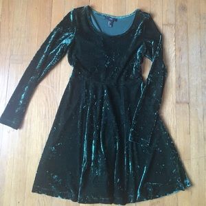 Emerald Green Velvet Long Sleeve Dress!