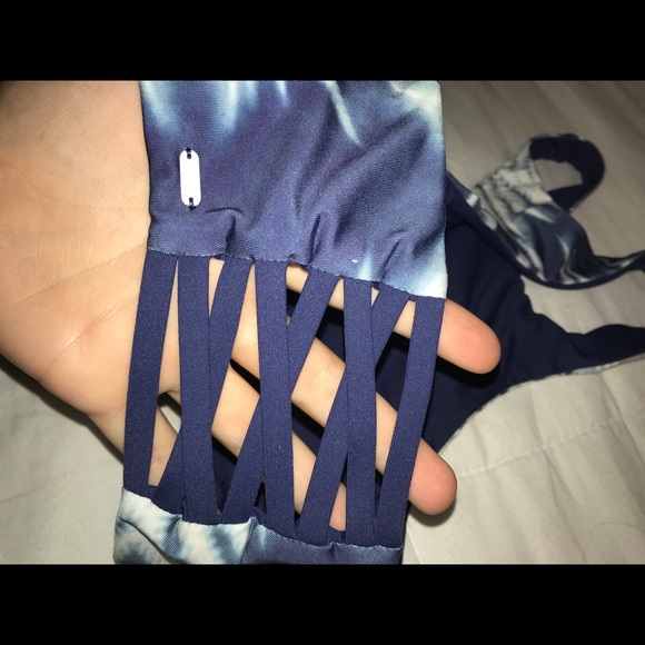 BRAND NEW W/O TAGS!! Rip curl! - Picture 3 of 4