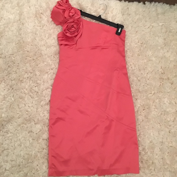 Jessica Simpson Dresses & Skirts - Jessica Simpson One Shoulder Satin Rosette Dress