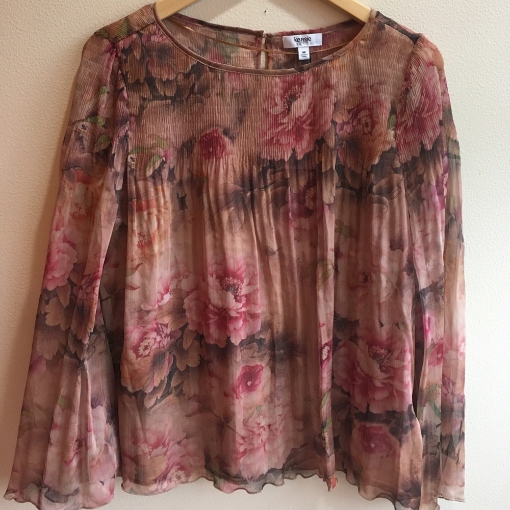 LAST CHANCE! Kensie sheer floral top seersuck yoke