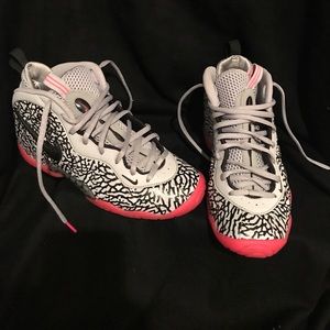 Nike little posite pro kids size 5