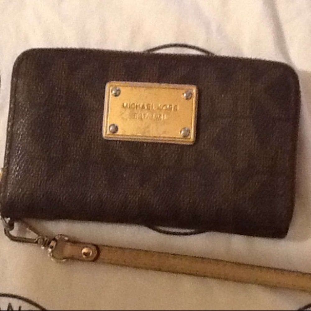 Micheal Kors 🙈💕 like new wallet