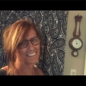 Meet your Posher, Debbie