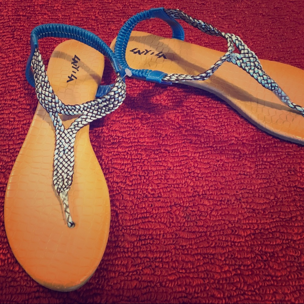 NWOT sandals unknown brand