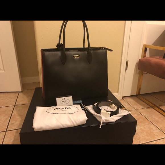 Prada Bibliothèque Bag FW 17 - Picture 4 of 8