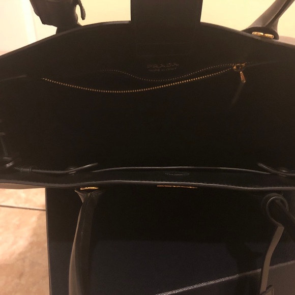 Prada Bibliothèque Bag FW 17 - Picture 8 of 8