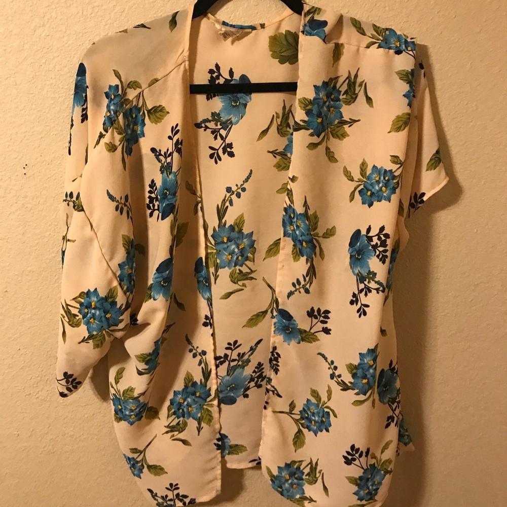 la hearts cardigan/kimono