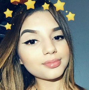 Meet your Posher, Damaris