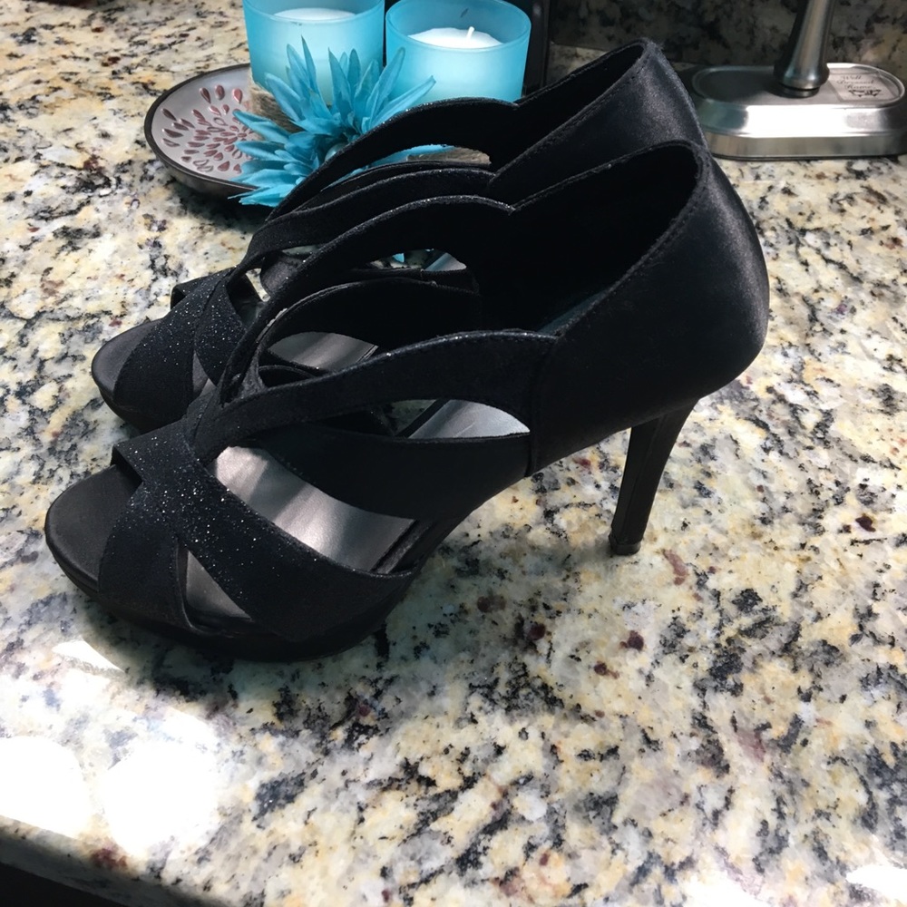 🎀2/20🎀 Black silky glittery dress shoes